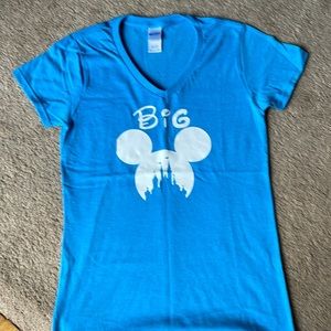 Big sister sorority shirt - Disney theme - size Small